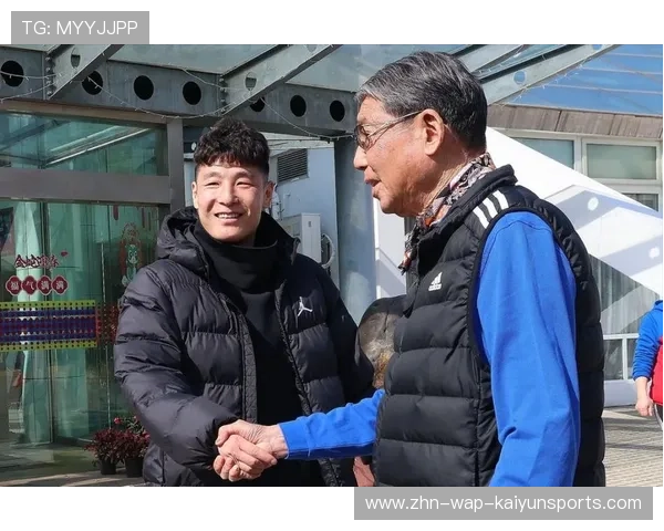 徐根宝怒怼质疑:我不落伍!——坚持与创新的足球人生 徐根宝怒怼质疑:我不落伍!——坚持与创新的足球人生